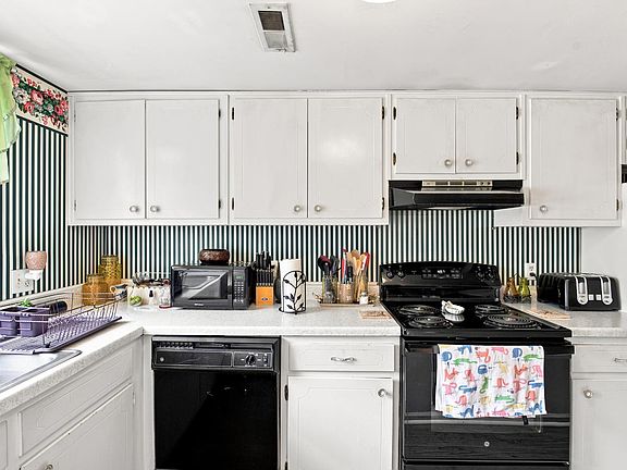 3rd image of 3101 Link Rd APT 80