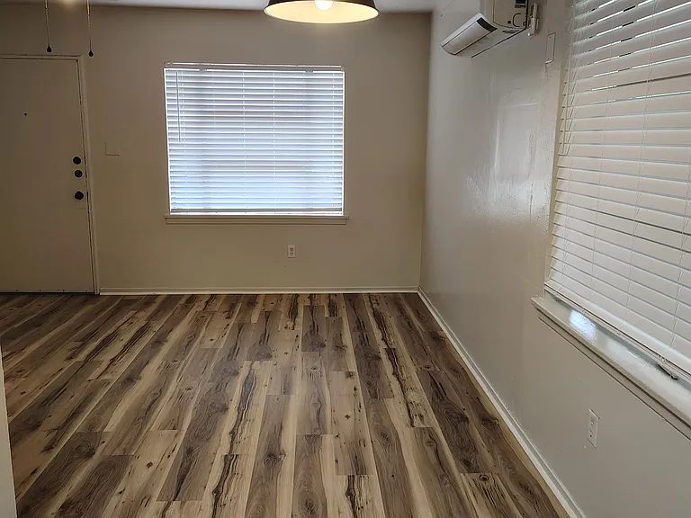 317 Byrne St — Photo 4
