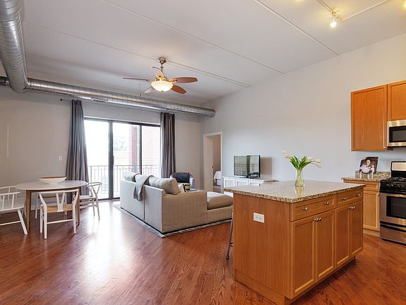 3rd image of 3125 W Fullerton Ave APT 319