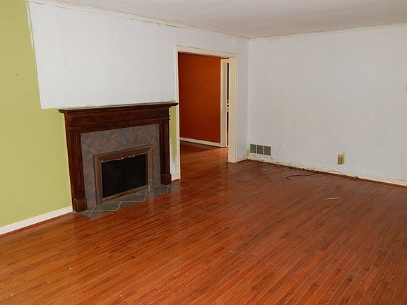 Additional Living Room
