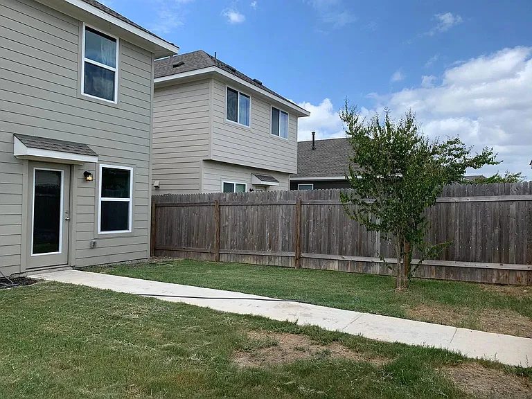 1010 Sand Post Pl — Photo 32