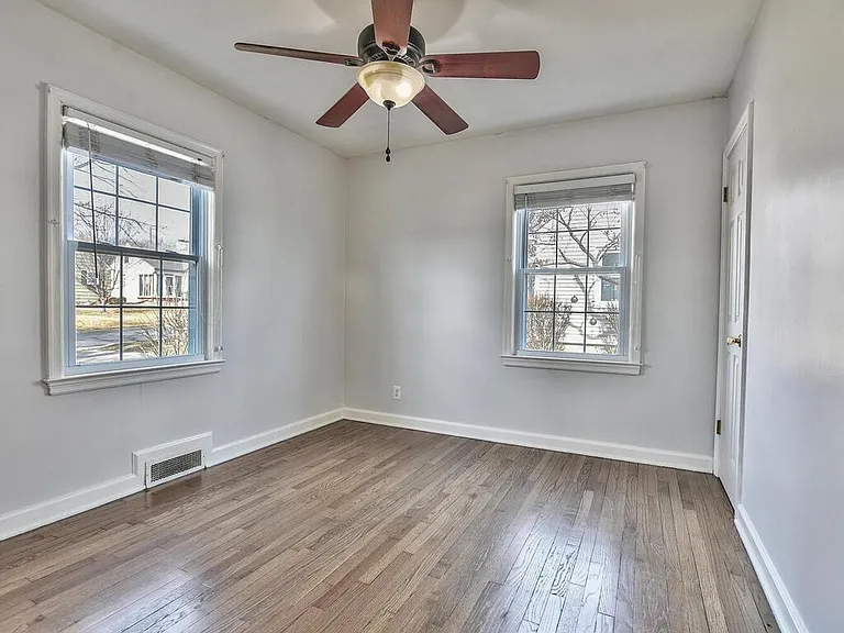5633 Granada St — Photo 18