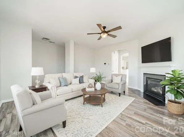 18426 W Catawba Ave, Cornelius, NC 28031