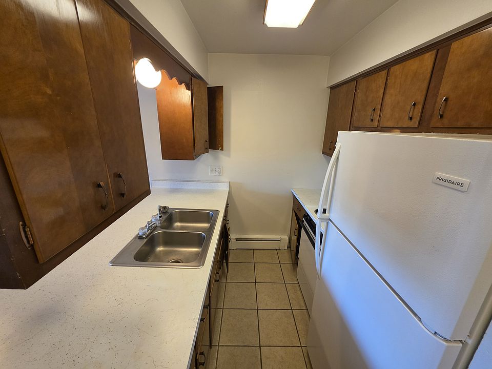 1st image of 4401 N Grand River Ave #17