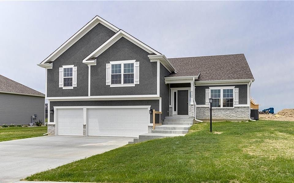 1st image of 4704 Woodland Shores Ct