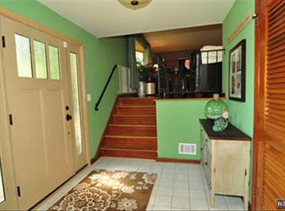 3rd image of 712 Chalmers Ct