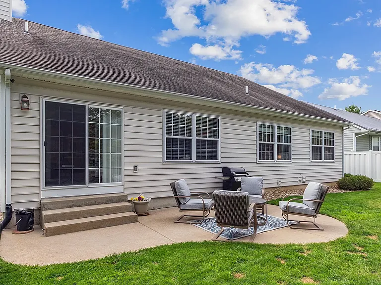 784 Castlefort Ave — Photo 6