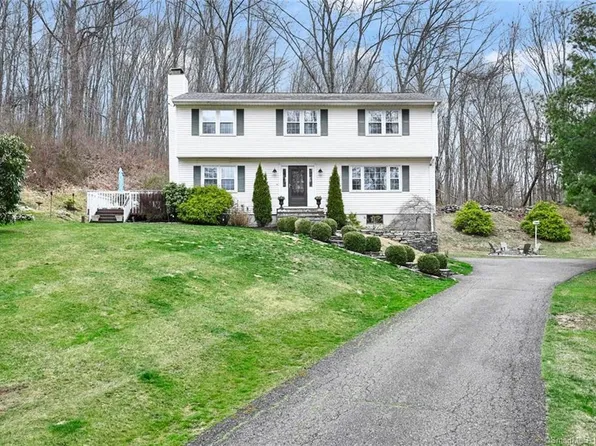 12 Musket Ridge Road, New Fairfield, CT 06812