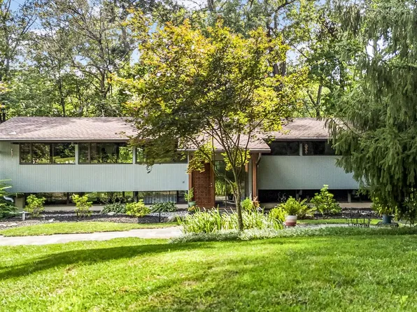 120 Round Hill Rd, Kennett Square, PA 19348