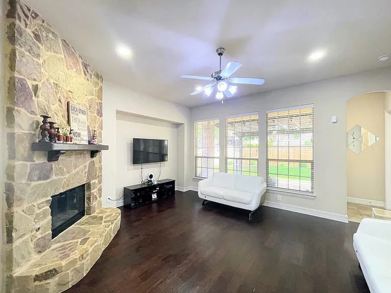 3103 Townsend Dr — Photo 10