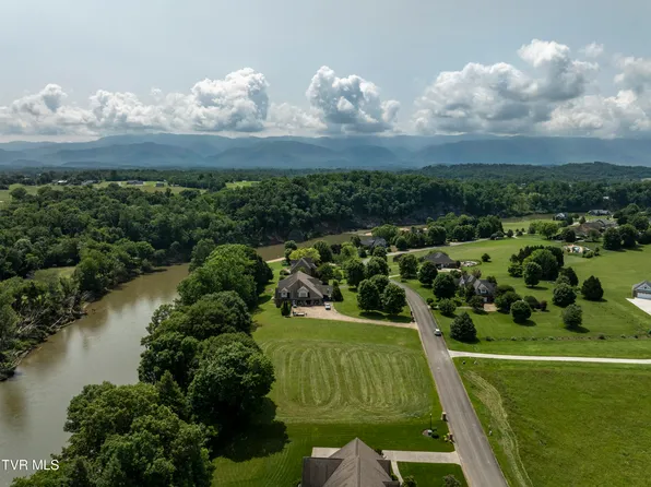 613 Waterstone Cir, Greeneville, TN 37745
