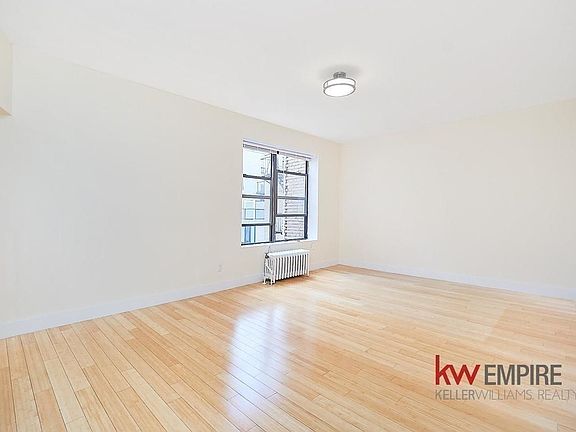 3rd image of 31 Ocean Pkwy APT 2E