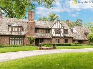 5930 Mission Dr, Mission Hills, KS 66208
