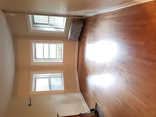 Rented by Contact Realty | media 3