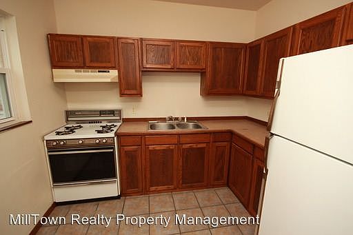 3rd image of 701 15th Ave