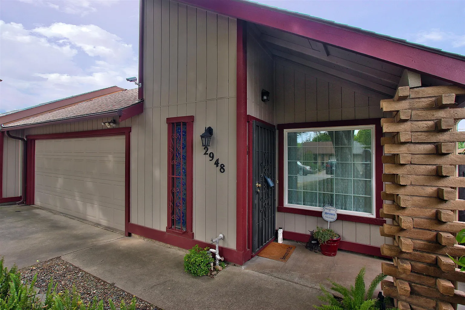 2948 Gwendolyn Way photo 1