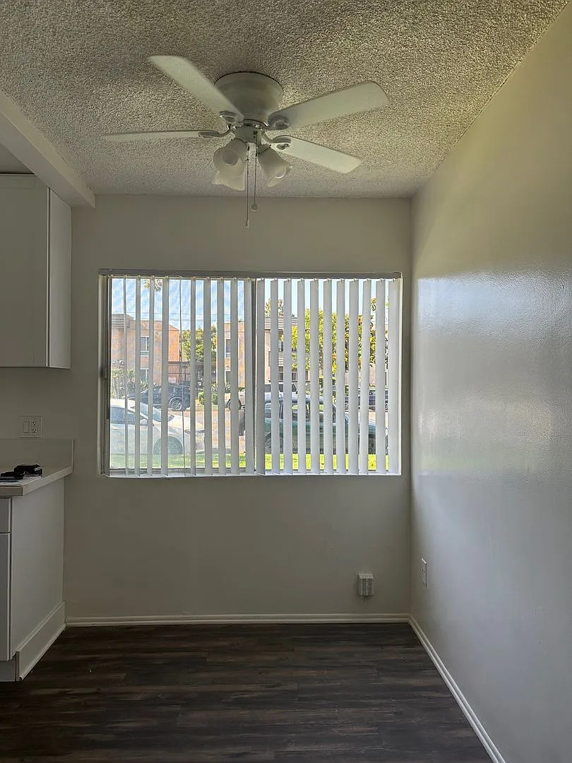 Ball Road 1557-1563 — Photo 3