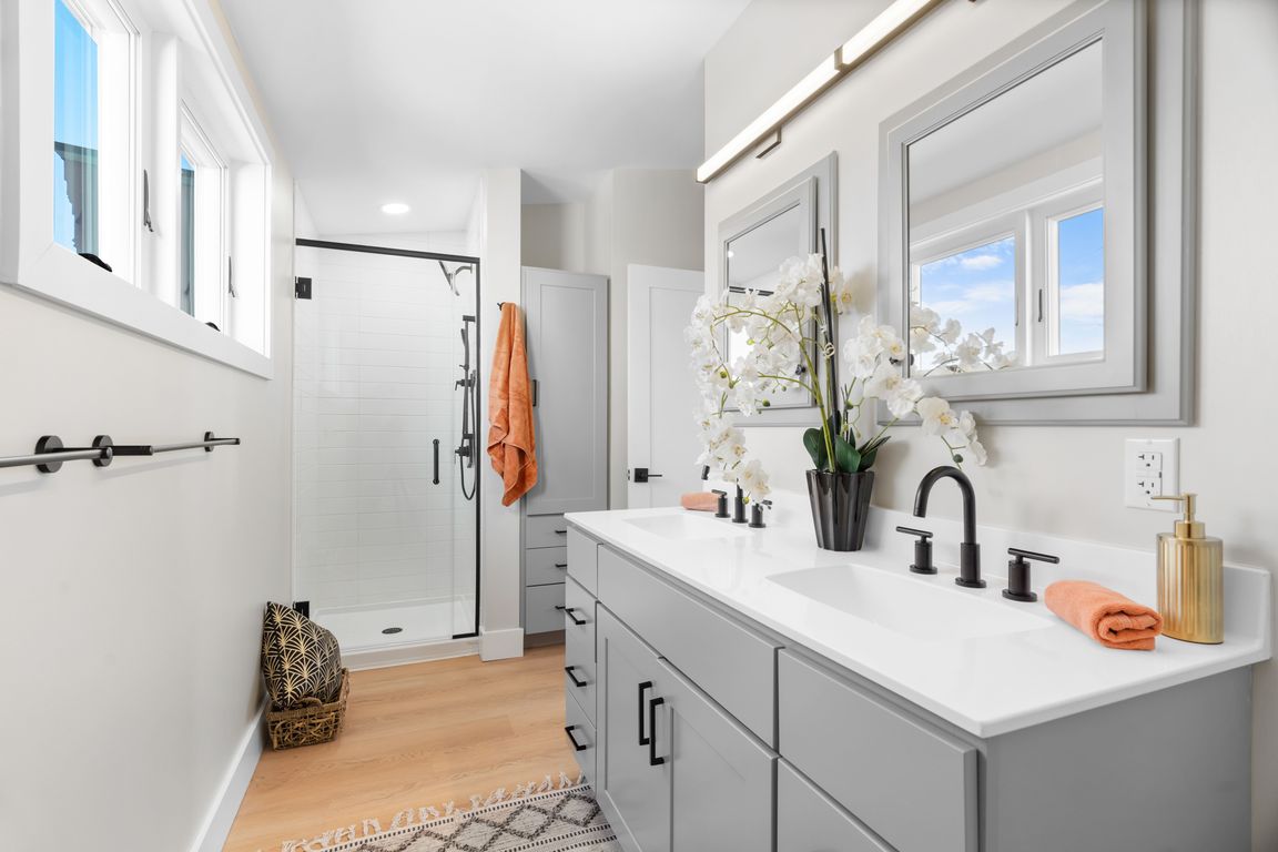20-Primary Bathroom