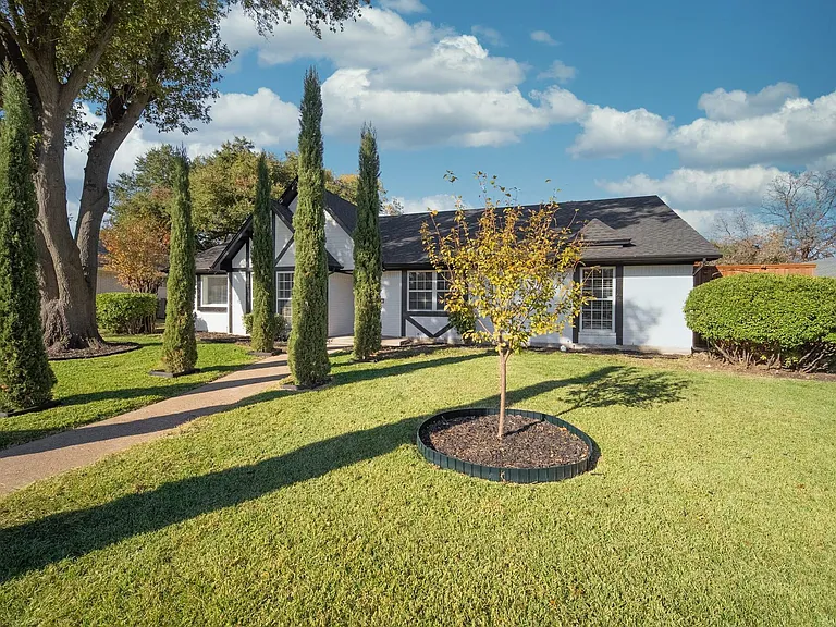 2421 Regal Rd — Photo 3