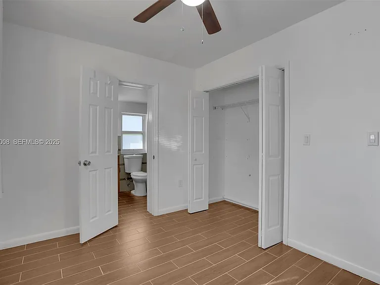 510 N 69th Ave — Photo 9