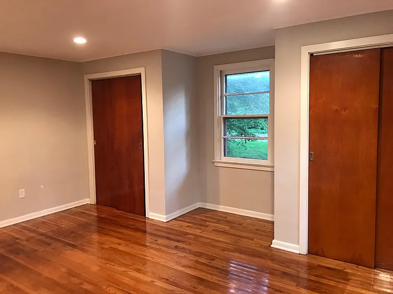 173 W Bristol Rd — Photo 12