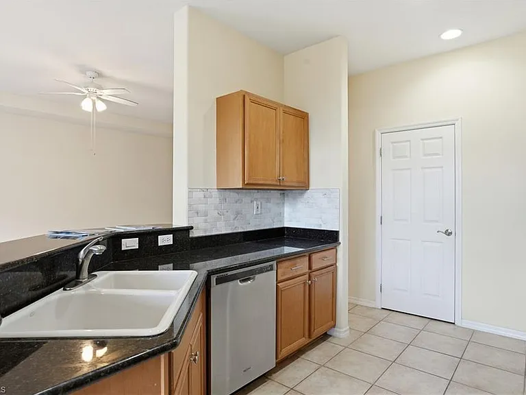12854 Carrington Cir #7 — Photo 16