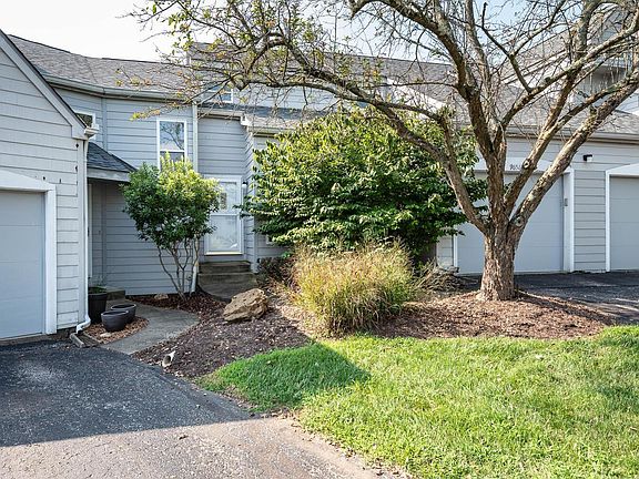 2nd image of 9656 S Bay Pointe Ct Unit 74