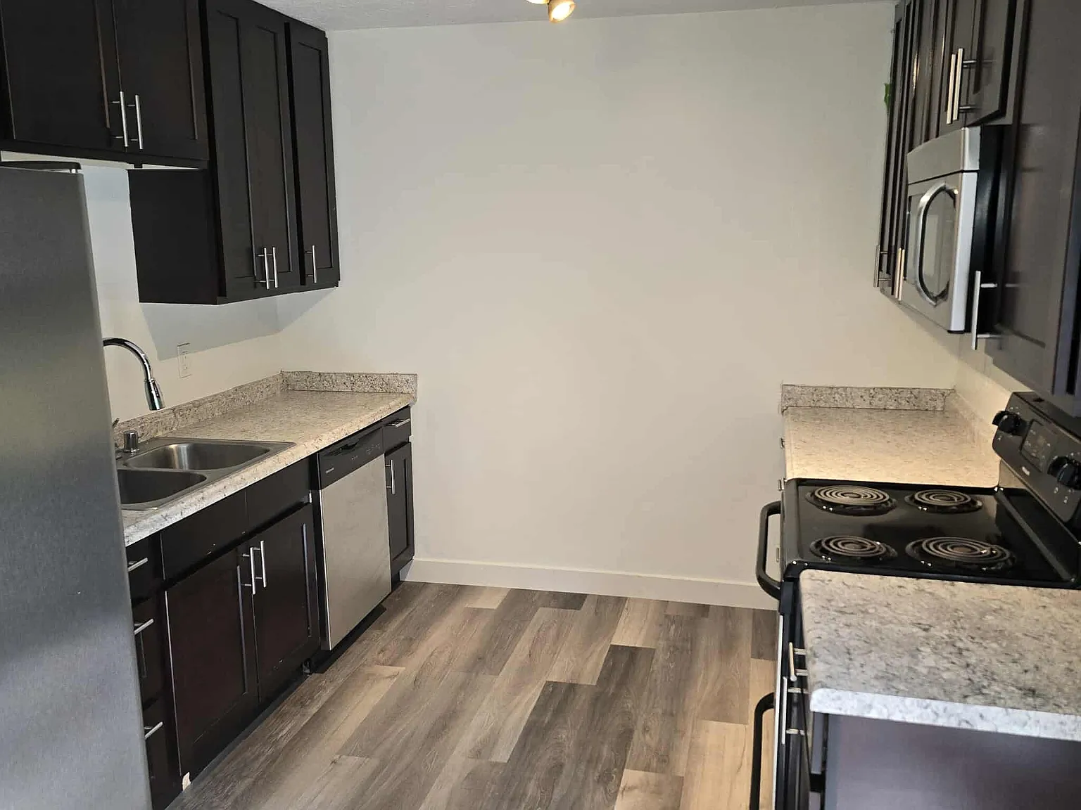 3 bed, 1.5 bath, 1400 sqft, $1,500 — Photo 1