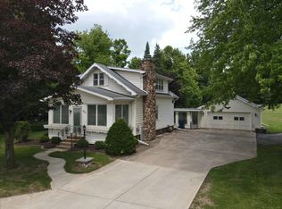 230 High St, Clintonville, WI 54929