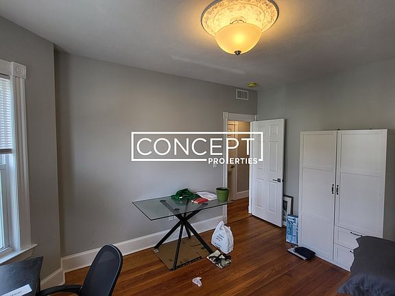 3rd image of 267 E Cottage St