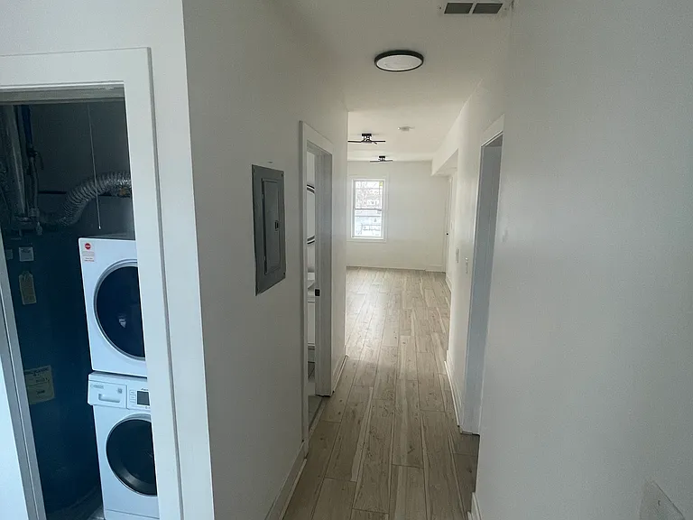 2385 Washington St #4 — Photo 9