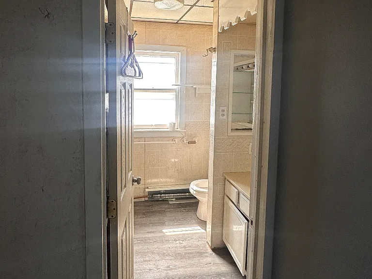 149 N Center St — Photo 5