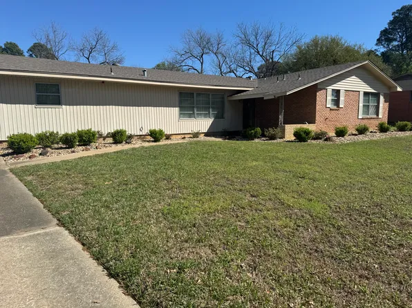 507 Woodcrest Ln, Longview, TX 75601