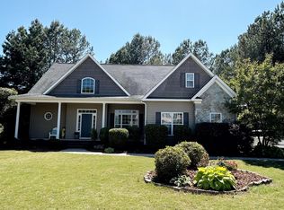 103 Walkabout Dr, Aberdeen, NC 28315