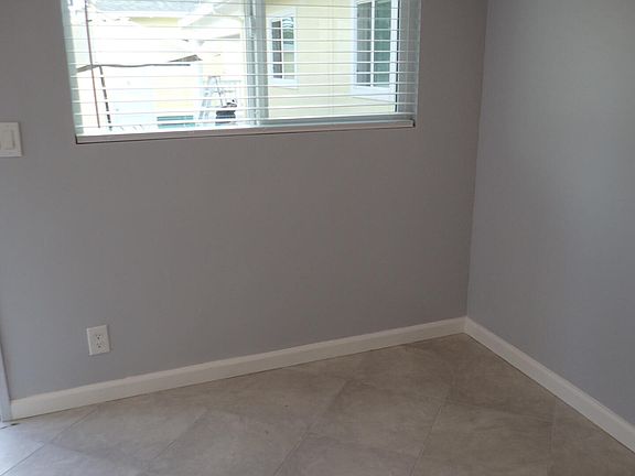 3rd image of 119.5 E Gutierrez St #1/2