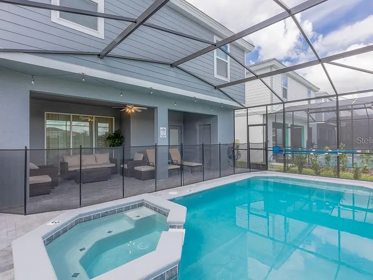 7215 Oakmoss Loop — Photo 8
