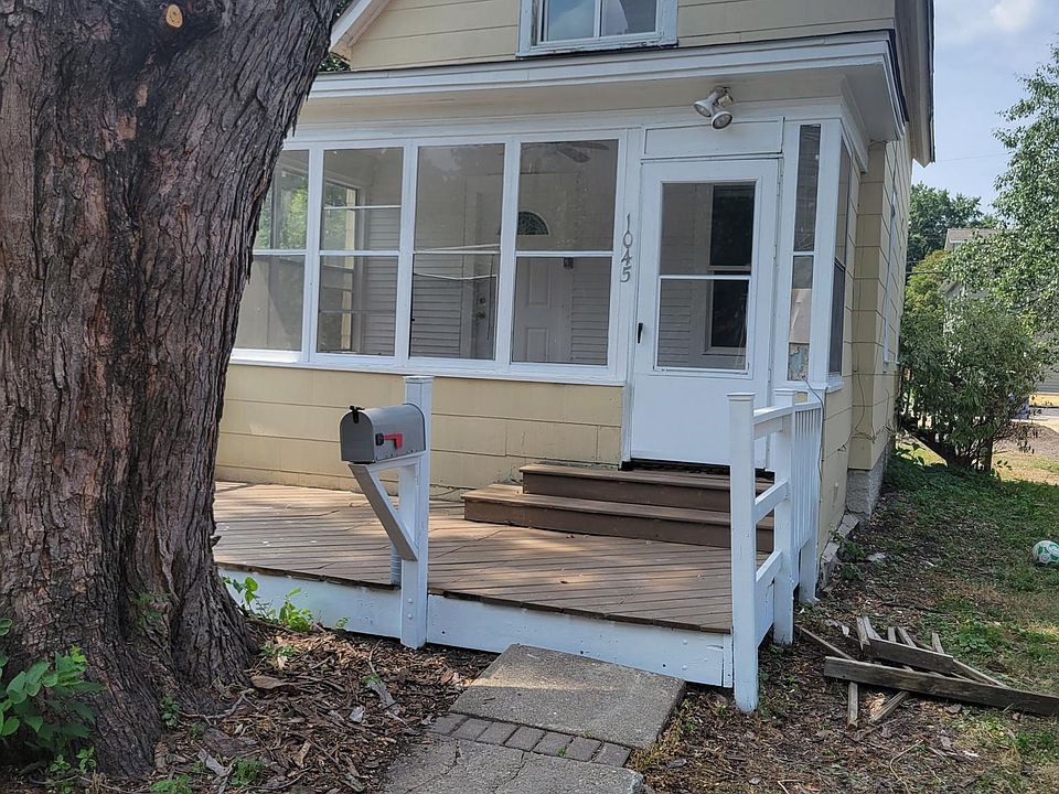 1st image of 1045 24th Ave SE