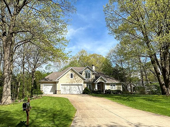 2nd image of 10940 Derick Dr