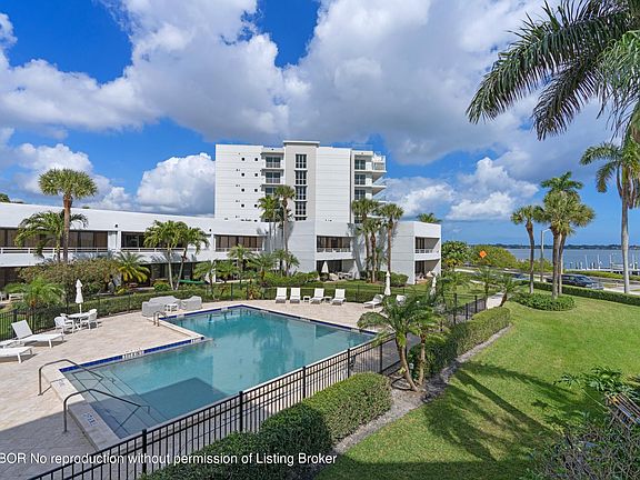 3rd image of 3701 S Flagler Dr APT B204