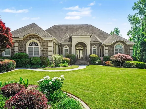 5035 Guilford Forest Dr SW, Atlanta, GA 30331