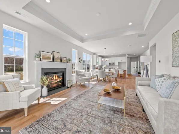 9 Redkist Dr, Mullica Hill, NJ 08062