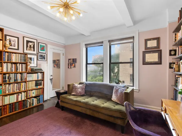 340 Riverside Drive image 9 of 12