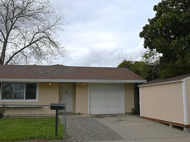 5316 Nelson St — Photo 2