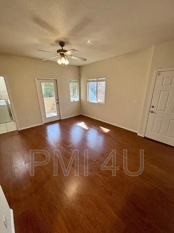 1 bed, 1.0 bath, 827 sqft, $1,200 — Photo 1