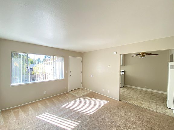 4th image of 423 Center St APT 5
