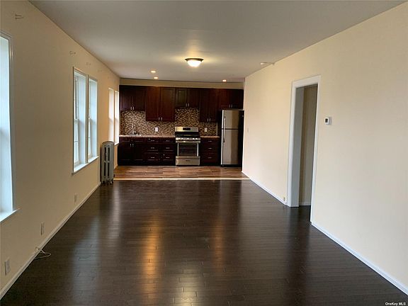 4th image of 319 Beach 70th St #A