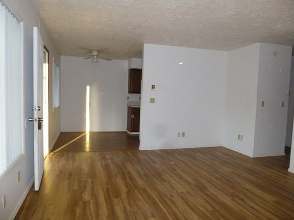 4th image of 3215 Grand Blvd