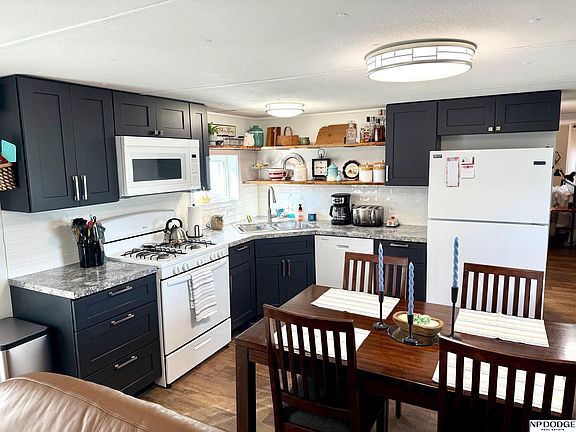 3rd image of 4835 Bay Cir