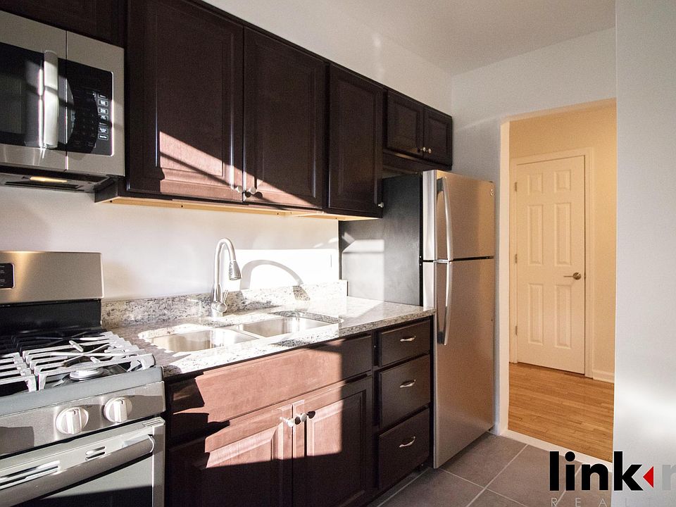 1st image of 15021 75th Ave APT 1H