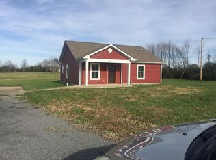 985 Tuck Rd, Lafayette, TN 37083